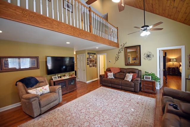 38 Oakwood Drive, Blue Ridge, GA 30513