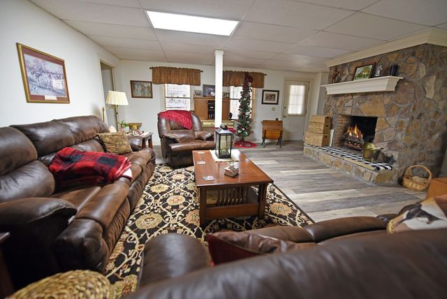 38 Oakwood Drive, Blue Ridge, GA 30513