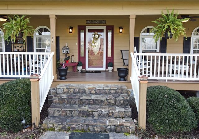 38 Oakwood Drive, Blue Ridge, GA 30513