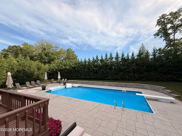 7 Carole Drive, Oakhurst, NJ 07755