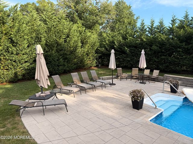7 Carole Drive, Oakhurst, NJ 07755