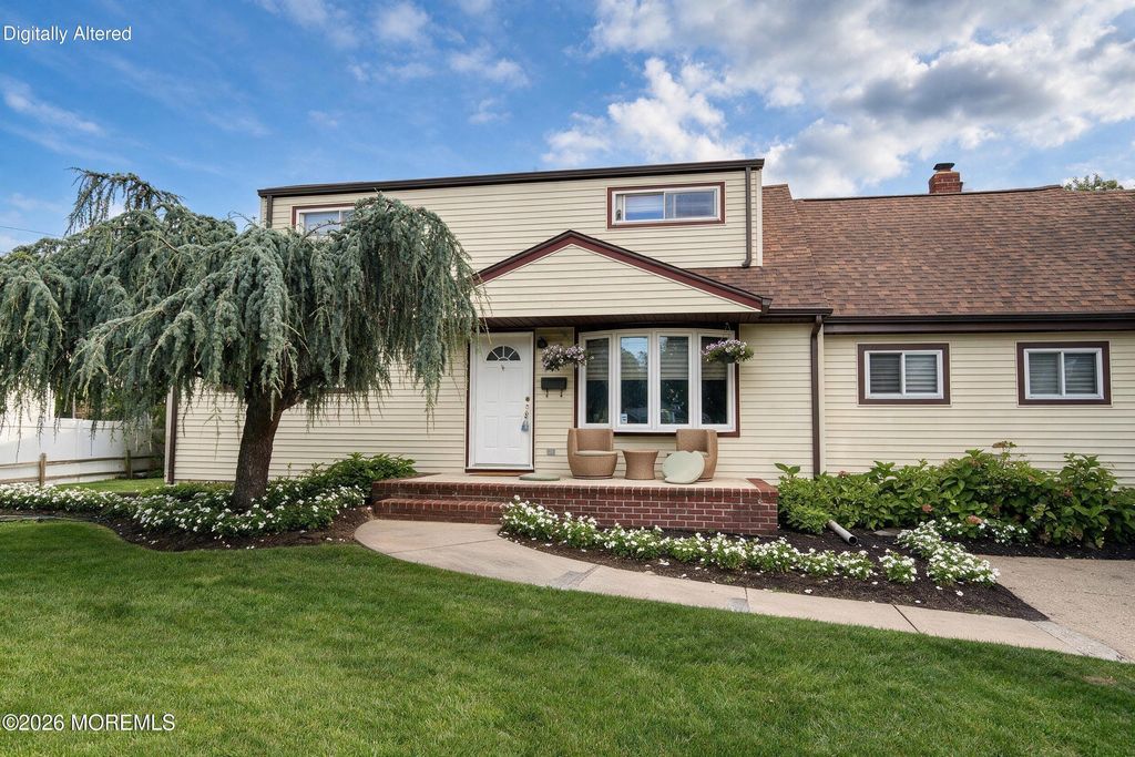 7 Carole Drive, Oakhurst, NJ 07755