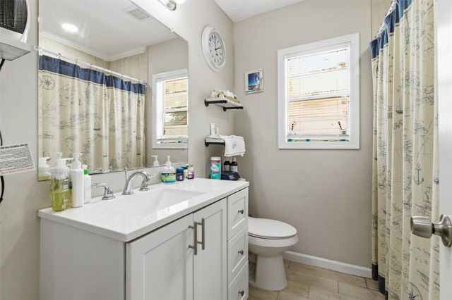 306 Center Street, Pasadena, TX 77506