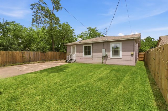 306 Center Street, Pasadena, TX 77506