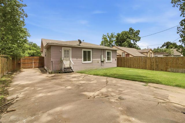 306 Center Street, Pasadena, TX 77506