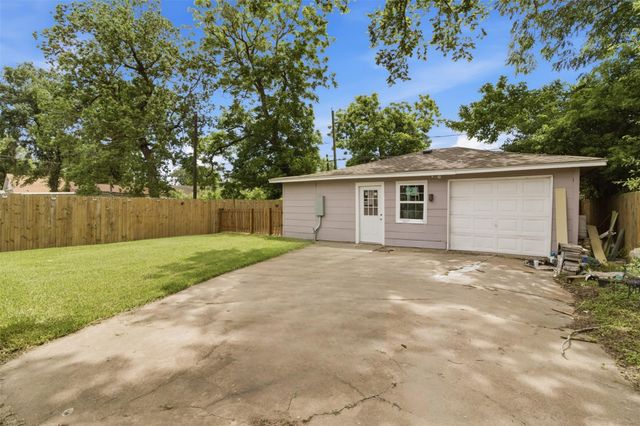 306 Center Street, Pasadena, TX 77506