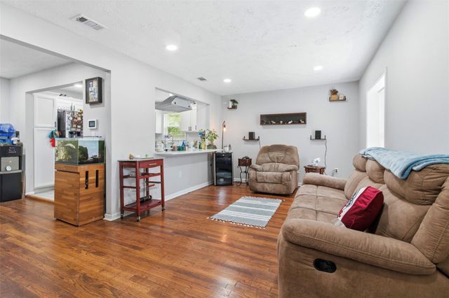 306 Center Street, Pasadena, TX 77506