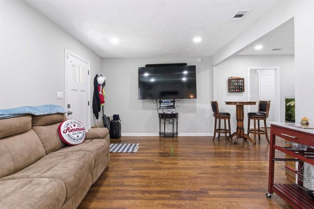 306 Center Street, Pasadena, TX 77506