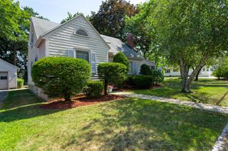 27 Larch Street, Manchester, NH 03102