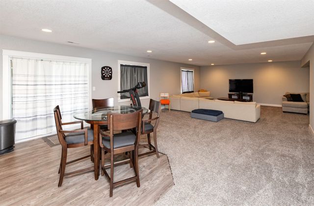 1419 Green Hills Drive, Norwalk, IA 50211
