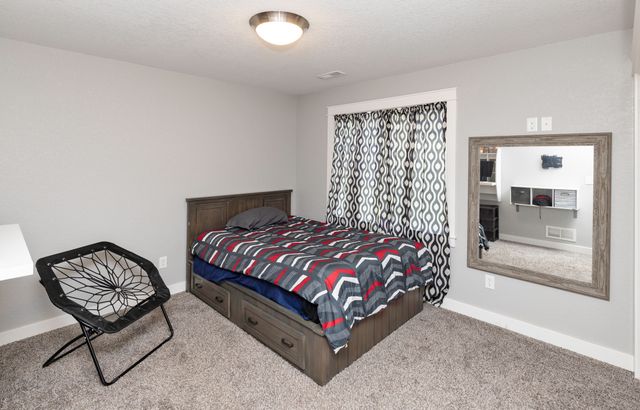 1419 Green Hills Drive, Norwalk, IA 50211