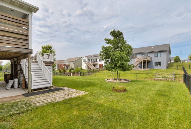 1419 Green Hills Drive, Norwalk, IA 50211