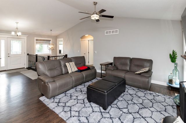 1419 Green Hills Drive, Norwalk, IA 50211