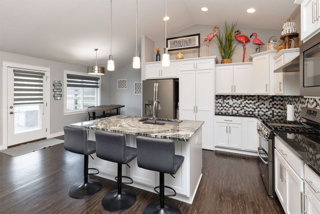 1419 Green Hills Drive, Norwalk, IA 50211