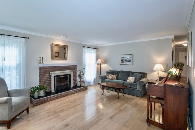 26 Morningside Drive, Westfield, MA 01085
