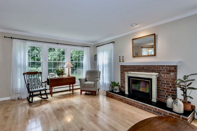 26 Morningside Drive, Westfield, MA 01085