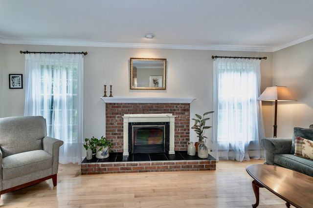 26 Morningside Drive, Westfield, MA 01085