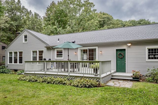 26 Morningside Drive, Westfield, MA 01085