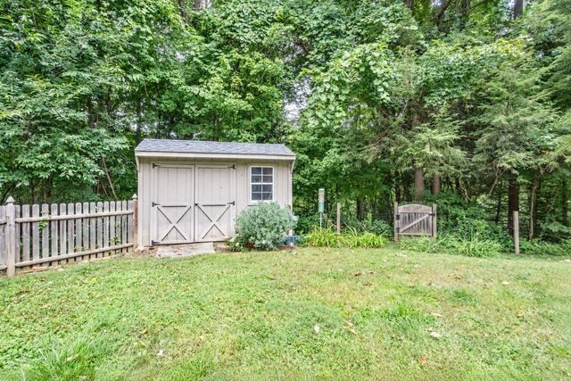 26 Morningside Drive, Westfield, MA 01085