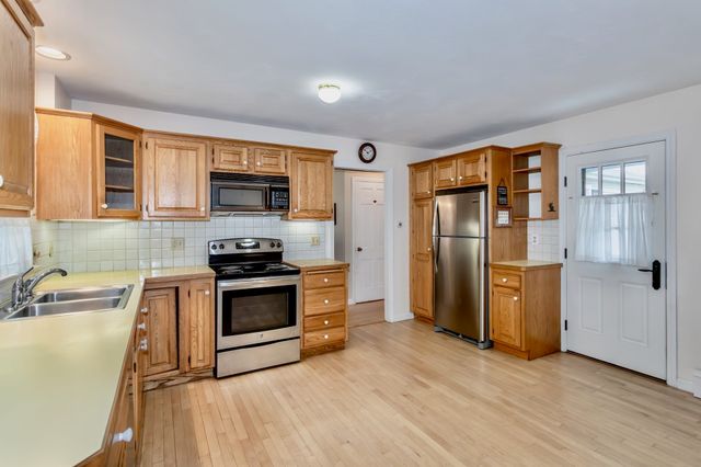 26 Morningside Drive, Westfield, MA 01085