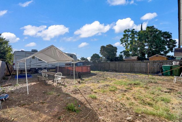 32 S Anthony Ave, Stockton, CA 95215