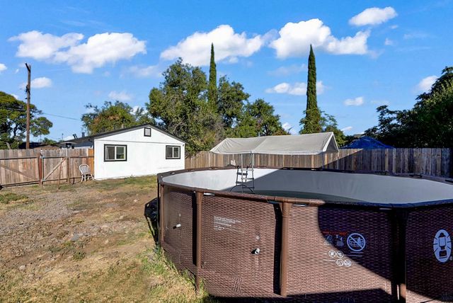 32 S Anthony Ave, Stockton, CA 95215