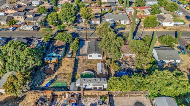 32 S Anthony Ave, Stockton, CA 95215