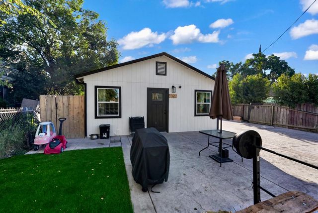 32 S Anthony Ave, Stockton, CA 95215