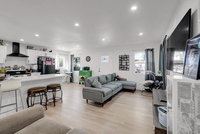 32 S Anthony Ave, Stockton, CA 95215