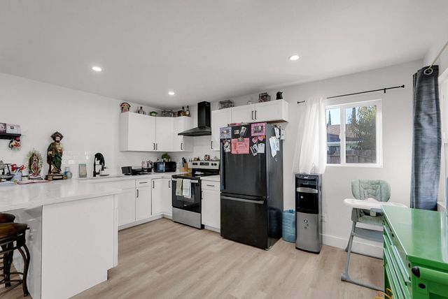 32 S Anthony Ave, Stockton, CA 95215
