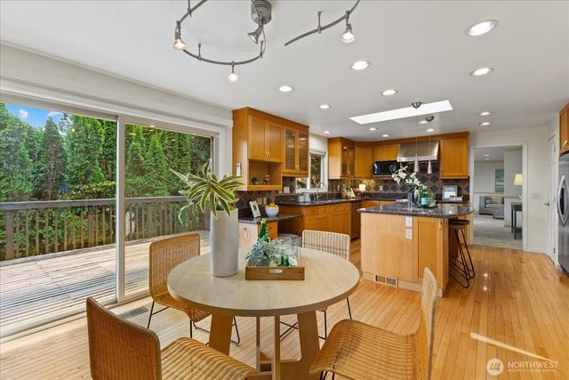 1704 154th Avenue SE, Bellevue, WA 98007