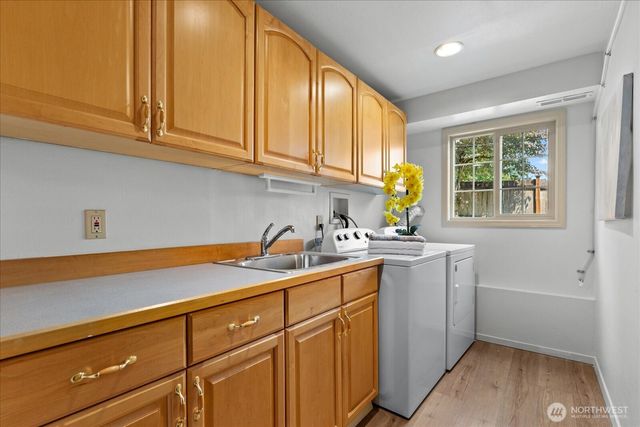 1704 154th Avenue SE, Bellevue, WA 98007
