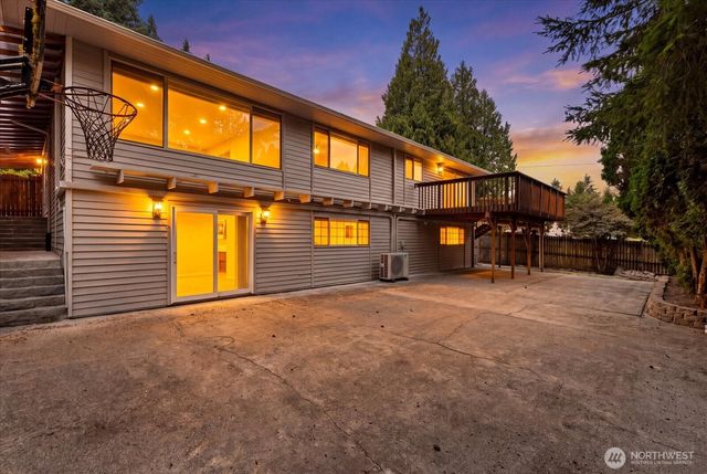 1704 154th Avenue SE, Bellevue, WA 98007