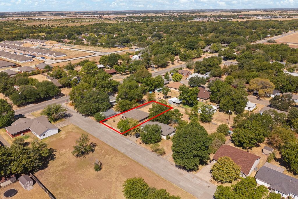 1212 Bales Street, Cleburne, TX 76033 — photo 2