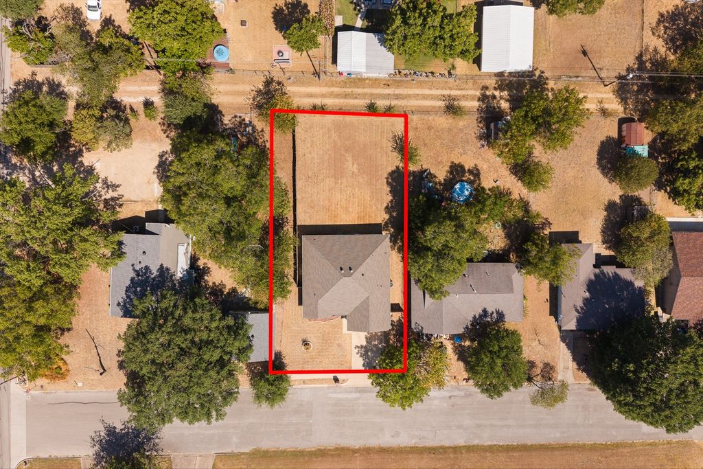 1212 Bales Street, Cleburne, TX 76033 — photo 3