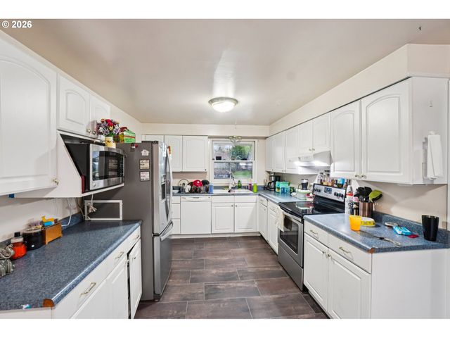 907 Se 179TH Ave, Portland, OR 97233