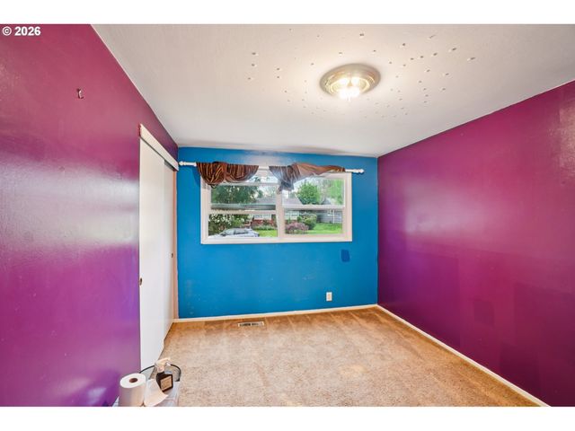 907 Se 179TH Ave, Portland, OR 97233