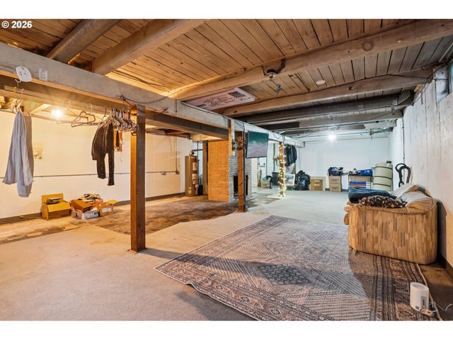 907 Se 179TH Ave, Portland, OR 97233