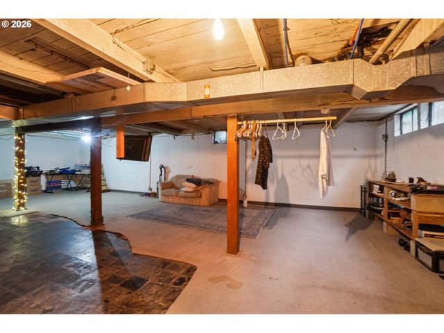 907 Se 179TH Ave, Portland, OR 97233