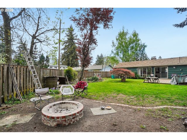 907 Se 179TH Ave, Portland, OR 97233