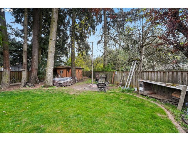 907 Se 179TH Ave, Portland, OR 97233