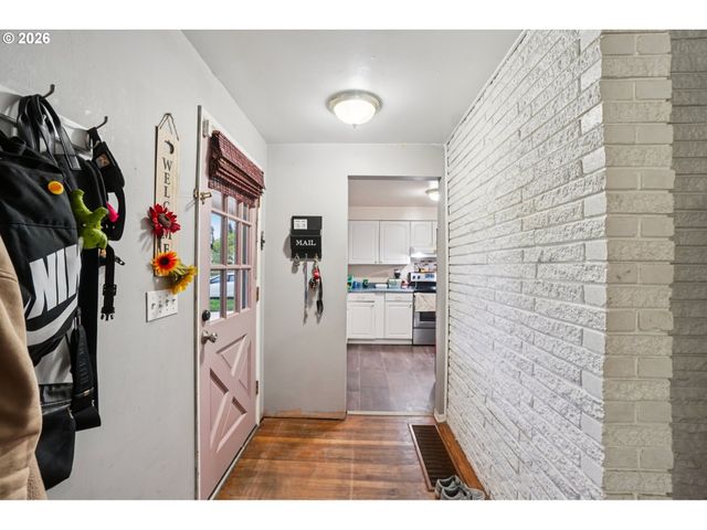 907 Se 179TH Ave, Portland, OR 97233