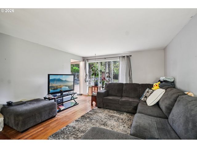 907 Se 179TH Ave, Portland, OR 97233