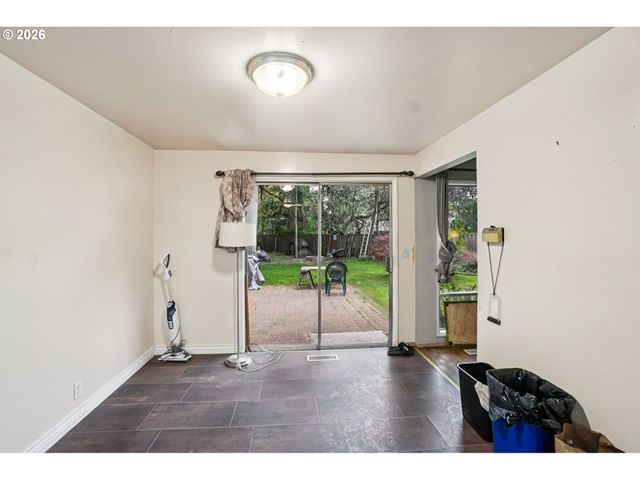 907 Se 179TH Ave, Portland, OR 97233