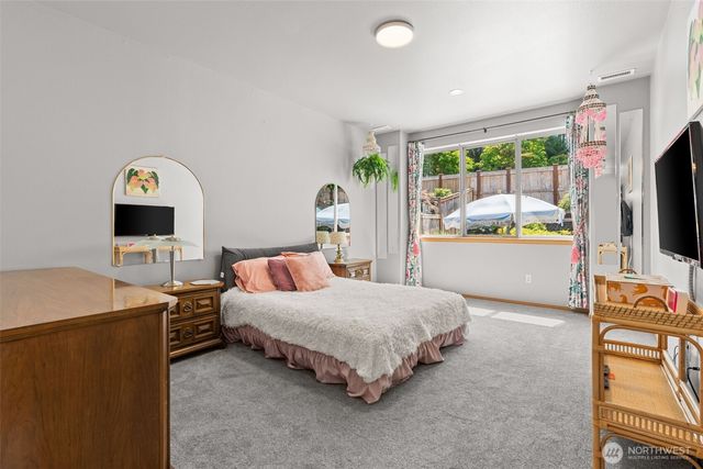 8325 Bainbridge Loop NE, Lacey, WA 98516