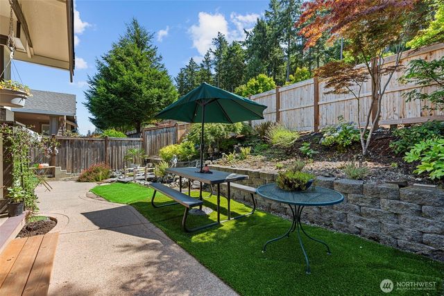 8325 Bainbridge Loop NE, Lacey, WA 98516