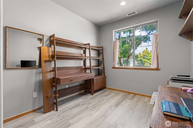 8325 Bainbridge Loop NE, Lacey, WA 98516