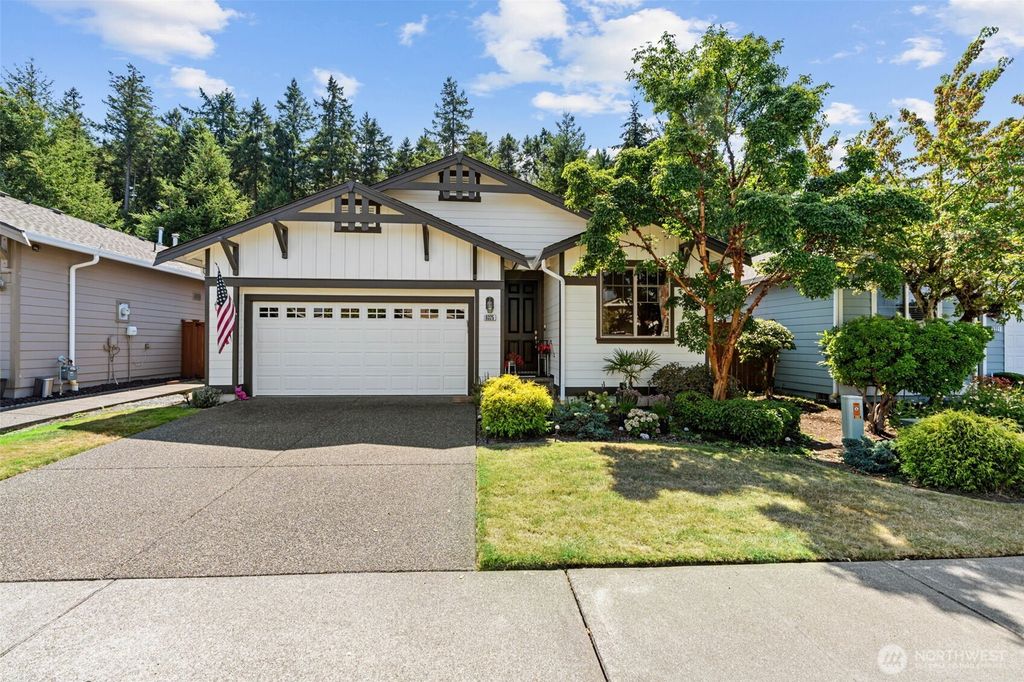 8325 Bainbridge Loop NE, Lacey, WA 98516