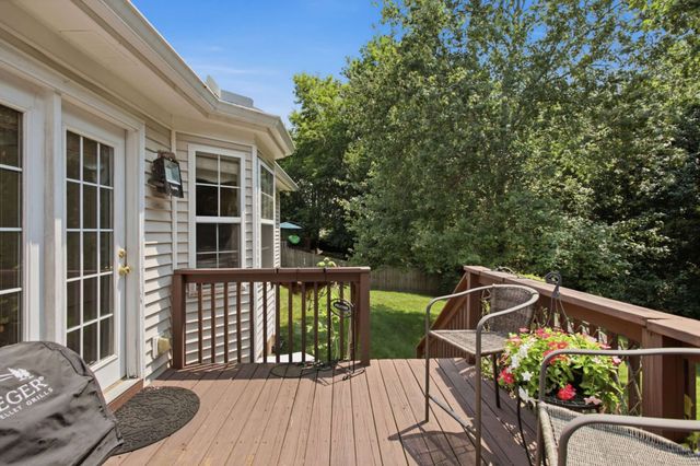 1042 Watauga Ct, Thompsons Station, TN 37179