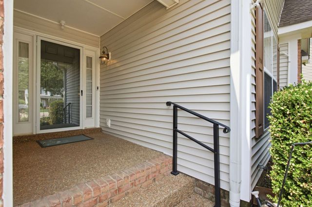 1042 Watauga Ct, Thompsons Station, TN 37179